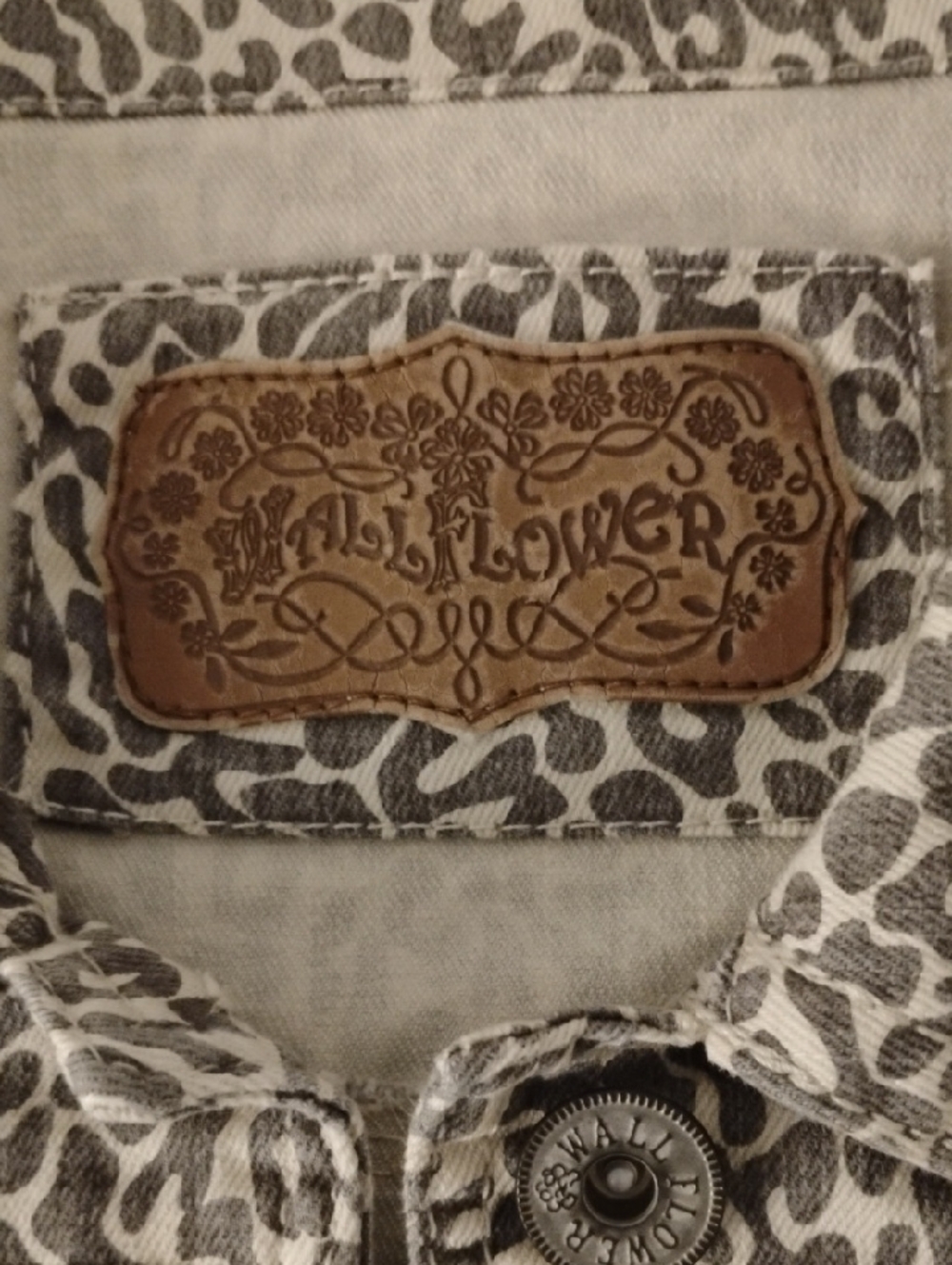 Wallflower Gray Leopard-Pattern Denim Vest - Picture 3 of 6